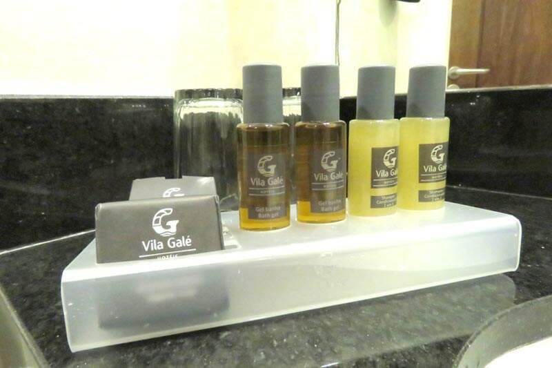 Amenities banheiro shampoo e sabonetes para higiene dos hospedes
