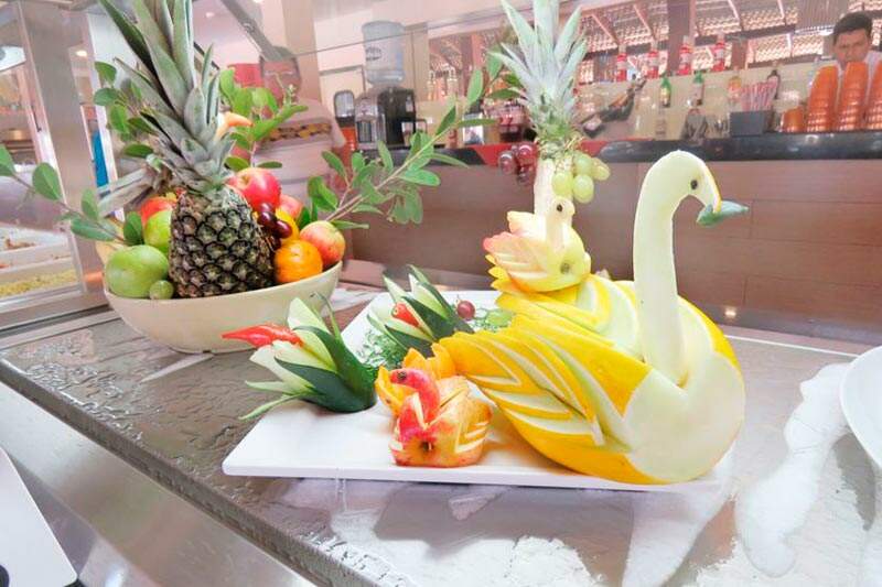Buffet decorados com frutas com regime All inclusive