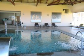 Piscina aquecida Spa com cascata massageadora